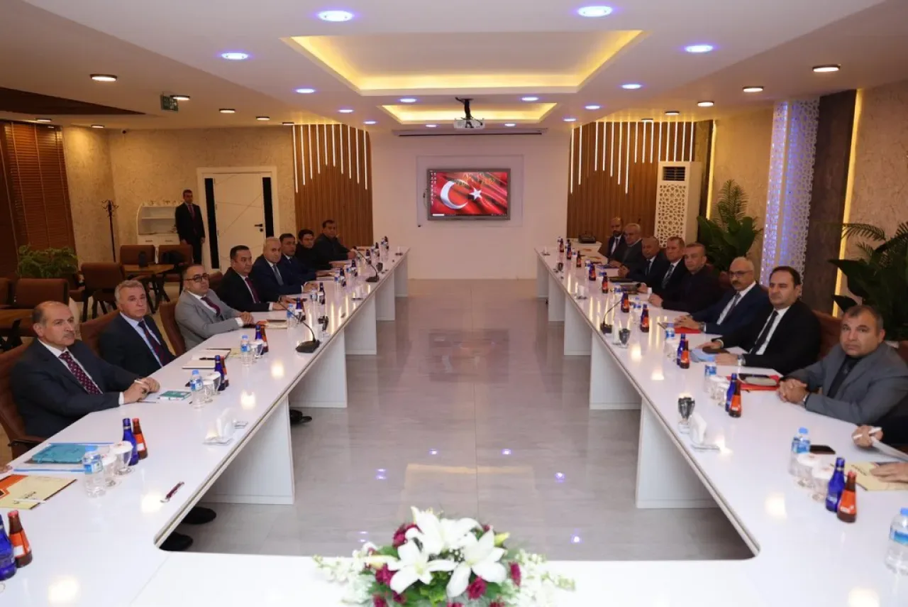 Adana'da İlçe Milli Eğitim Müdürleri Değerlendirme Toplantısı Yapıldı Adana'da İlçe Milli Eğitim Müdürleri Değerlendirme Toplantısı Yapıldı