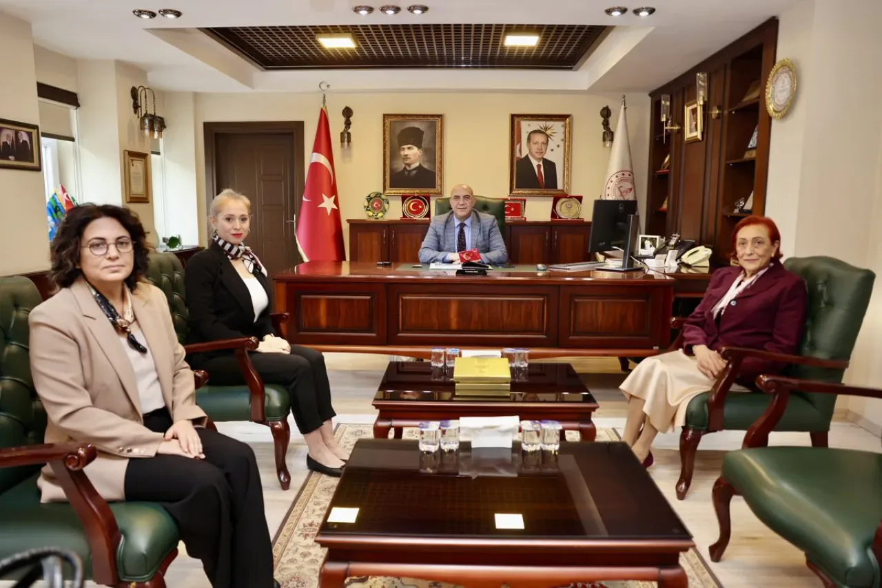 Adana İl Millî Eğitim Müdürü Nurettin Aras, Adana Koleji Genel Müdürü'nü Ağırladı Adana İl Millî Eğitim Müdürü Nurettin Aras, Adana Koleji Genel Müdürü'nü Ağırladı