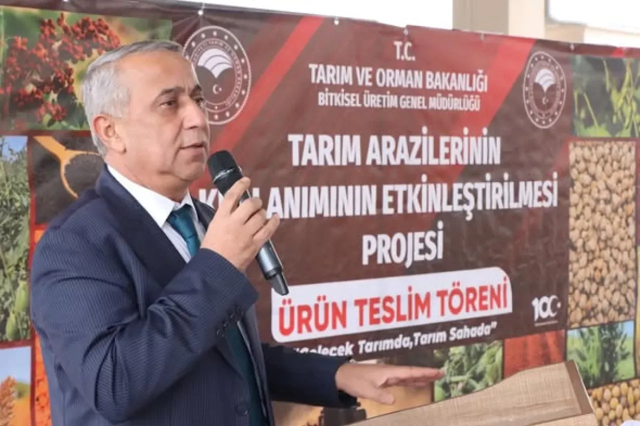 Gaziantep'te Çiftçilere 235 Ton Nohut Tohumu Dağıtıldı Gaziantep'te Çiftçilere 235 Ton Nohut Tohumu Dağıtıldı