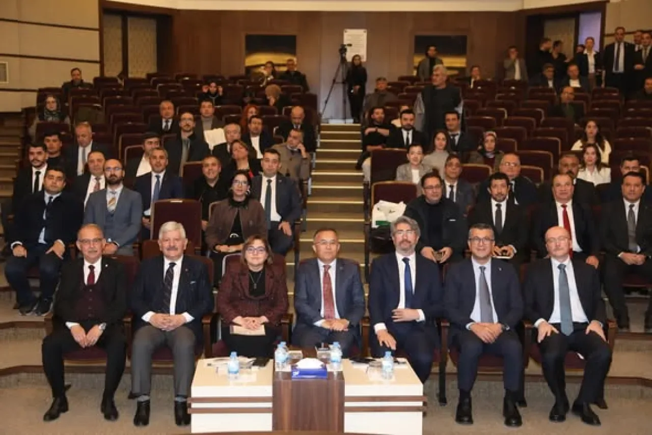 Üreten Sağlık Buluşmaları Gaziantep'te Sektörün Geleceğini Planladı Üreten Sağlık Buluşmaları Gaziantep'te Sektörün Geleceğini Planladı