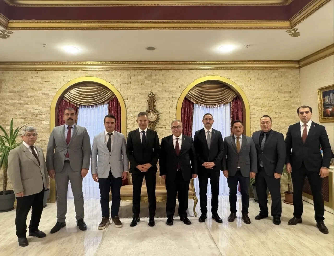 TürkEğitimSen İstanbul 5 Nolu Şube Yönetimi Esenler Kaymakamı'nı Ziyaret Etti TürkEğitimSen İstanbul 5 Nolu Şube Yönetimi Esenler Kaymakamı'nı Ziyaret Etti
