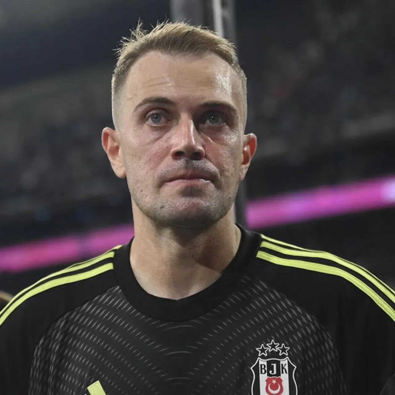 Mert Günok'tan Beşiktaş Açıklaması: "Mutsuzum ve Gitmek İstiyorum Haberleri Asılsız" Mert Günok'tan Beşiktaş Açıklaması: "Mutsuzum ve Gitmek İstiyorum Haberleri Asılsız"