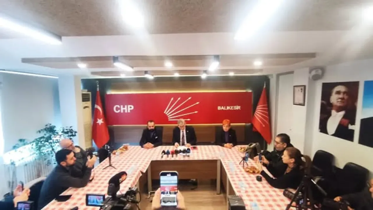 CHP Balıkesir'de Basın Buluşması: 2025 Hedefleri ve Yerel Meseleler Masaya Yatırıldı CHP Balıkesir'de Basın Buluşması: 2025 Hedefleri ve Yerel Meseleler Masaya Yatırıldı