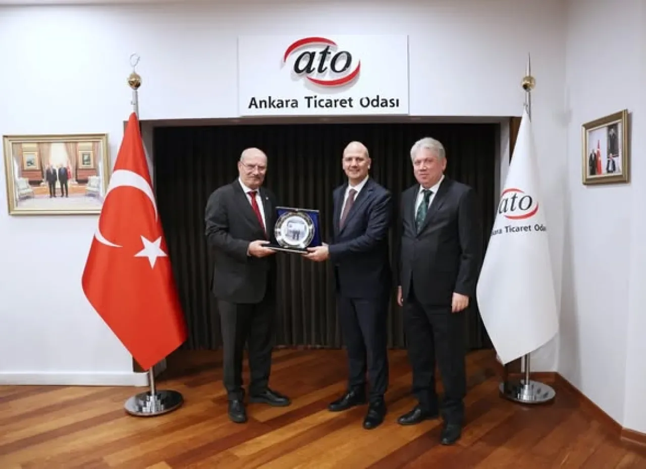 AK Parti Ankara Milletvekili Ömer İleri, Ankara Ticaret Odası'nı Ziyaret Etti AK Parti Ankara Milletvekili Ömer İleri, Ankara Ticaret Odası'nı Ziyaret Etti