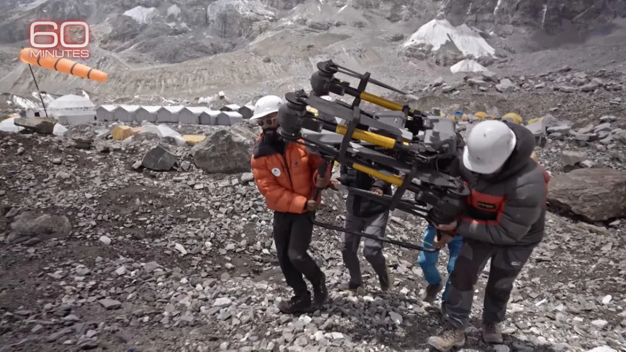 Everest Dağı'nda Tarihi Adım: İlk Kez Drone ile Ekipman Taşımacılığı Başladı Everest Dağı'nda Tarihi Adım: İlk Kez Drone ile Ekipman Taşımacılığı Başladı