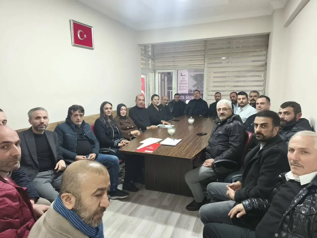 MHP Avcılar'da Yönetim Kurulu ve Mahalle Başkanları Toplantısı Yapıldı MHP Avcılar'da Yönetim Kurulu ve Mahalle Başkanları Toplantısı Yapıldı