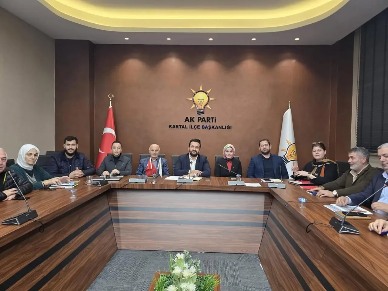 AK Parti Kartal İlçe Başkanlığı, Haftalık Olağan Toplantısını Gerçekleştirdi AK Parti Kartal İlçe Başkanlığı, Haftalık Olağan Toplantısını Gerçekleştirdi