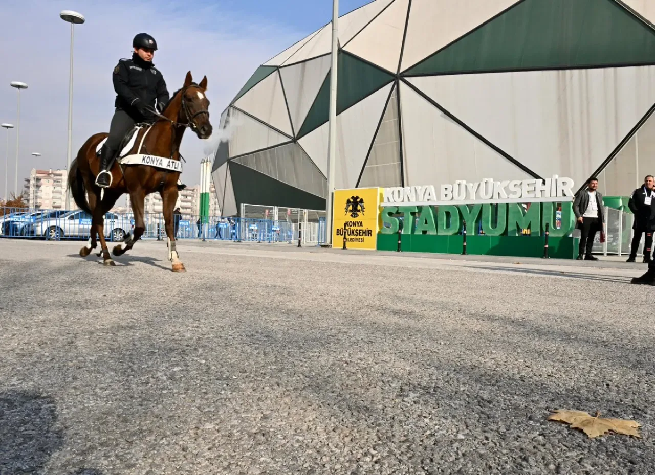 Konya'da Kupa Maçı Öncesi Emniyet Tedbirleri İncelendi Konya'da Kupa Maçı Öncesi Emniyet Tedbirleri İncelendi