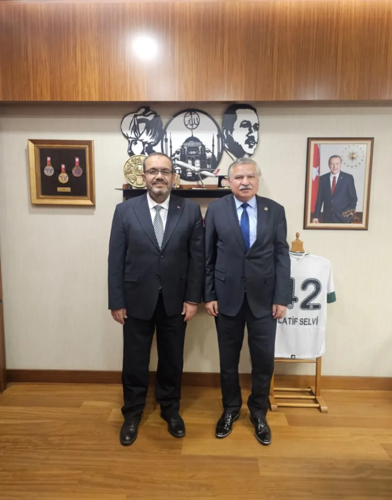 Konya Teknik Üniversitesi Rektörü'nden Milletvekili Latif Selvi'ye İade-i Ziyaret Konya Teknik Üniversitesi Rektörü'nden Milletvekili Latif Selvi'ye İade-i Ziyaret