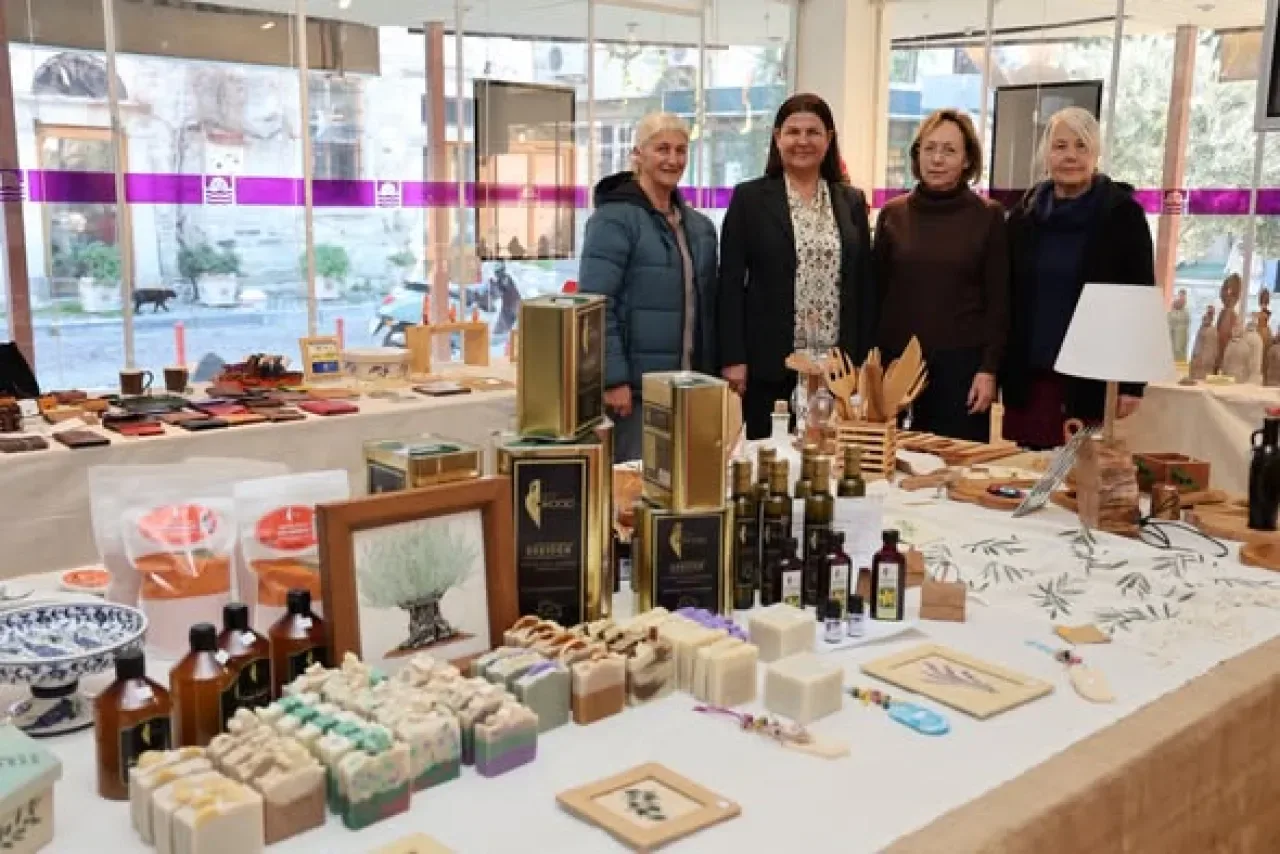 Foça'da Dünya Kooperatifçilik Günü Zeytin Temalı Sergi Açılıyor Foça'da Dünya Kooperatifçilik Günü Zeytin Temalı Sergi Açılıyor