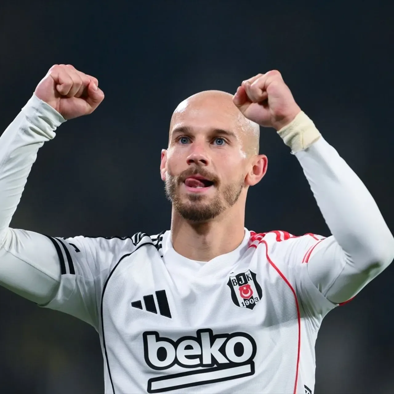 Vaclav Cerny'den Galibiyet Açıklaması: "Seneyi Bu Şekilde Bitirmeyi Hak Ettik" Vaclav Cerny'den Galibiyet Açıklaması: "Seneyi Bu Şekilde Bitirmeyi Hak Ettik"
