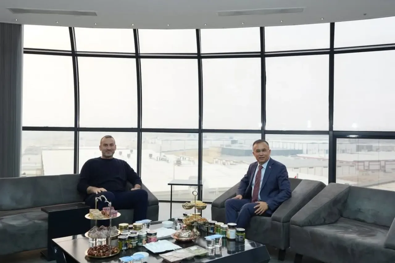 Antepsan Kuruyemiş Gıda'ya Vali Çeber'den Ziyaret Antepsan Kuruyemiş Gıda'ya Vali Çeber'den Ziyaret
