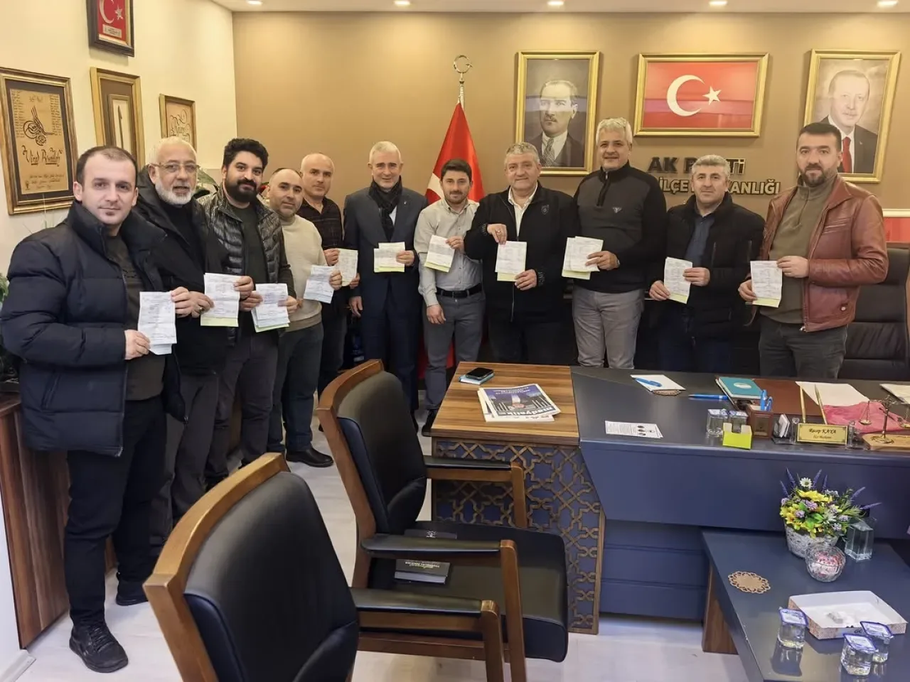 AK Parti Gebze'de Üye Sayısını Büyütüyor AK Parti Gebze'de Üye Sayısını Büyütüyor