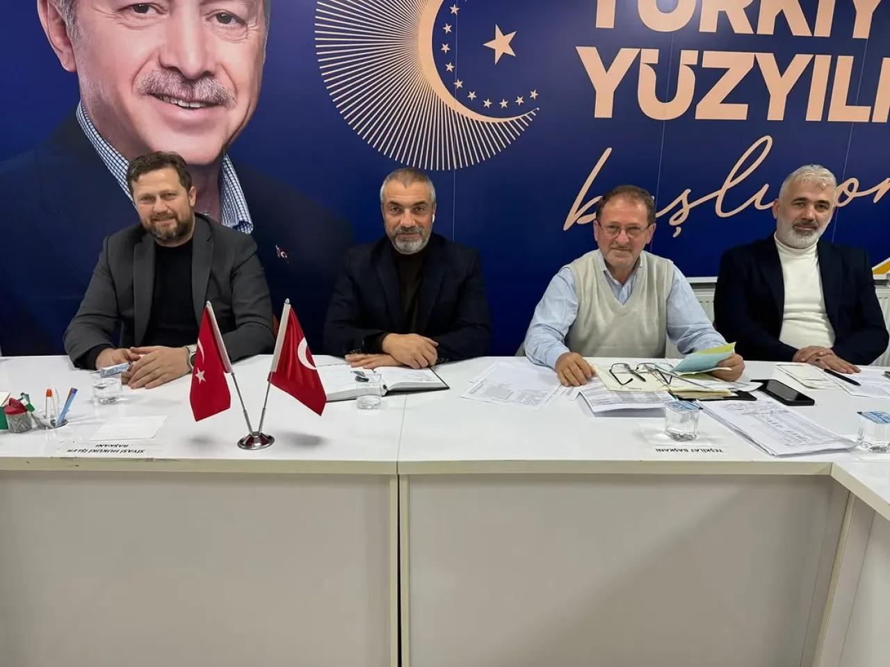 AK Parti Derince'de Haftalık Yönetim Kurulu Toplantısı Gerçekleştirildi AK Parti Derince'de Haftalık Yönetim Kurulu Toplantısı Gerçekleştirildi
