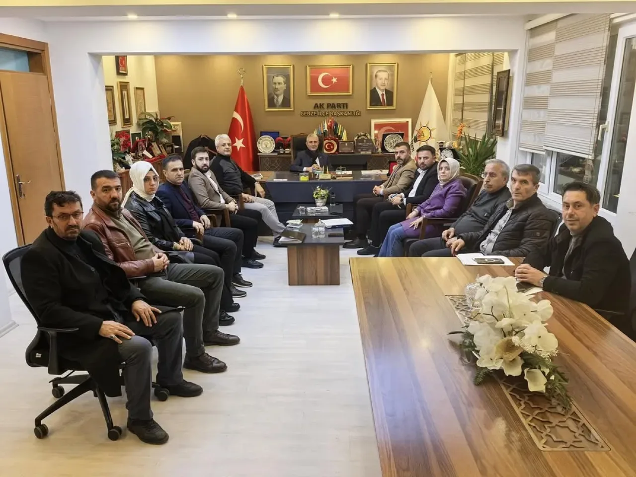 AK Parti Gebze'de Haftalık Olağan Toplantı Gerçekleştirildi AK Parti Gebze'de Haftalık Olağan Toplantı Gerçekleştirildi