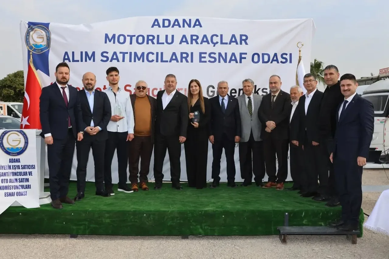 Adana'da Birlik Mesajı: Etli Pilav Şenliği'nde Esnaf ve Yöneticiler Buluştu Adana'da Birlik Mesajı: Etli Pilav Şenliği'nde Esnaf ve Yöneticiler Buluştu