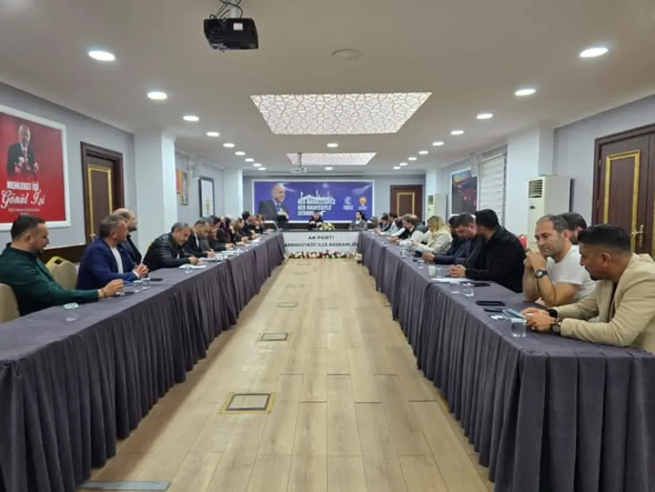AK Parti Arnavutköy'de Yeni Dönem Hazırlıkları Masaya Yatırıldı AK Parti Arnavutköy'de Yeni Dönem Hazırlıkları Masaya Yatırıldı