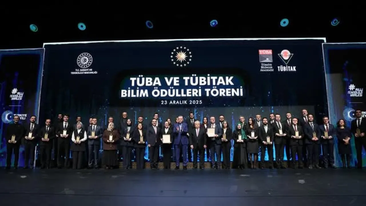 Bandırma 17 Eylül Üniversitesi Rektörü TÜBA ve TÜBİTAK Ödül Töreninde Bandırma 17 Eylül Üniversitesi Rektörü TÜBA ve TÜBİTAK Ödül Töreninde