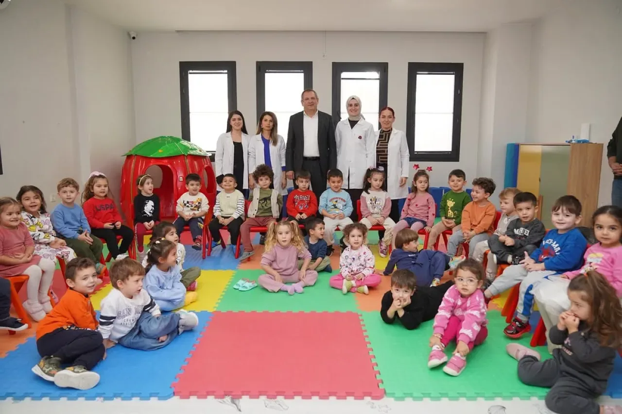 Ayvalık'ın Minik Yuvası Bir Yaşında: Çocuklar Hem Eğleniyor Hem Öğreniyor Ayvalık'ın Minik Yuvası Bir Yaşında: Çocuklar Hem Eğleniyor Hem Öğreniyor