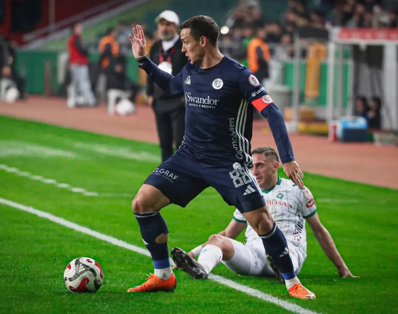Bitexen Antalyaspor: Taraftar Sevdamız Sosyal Medyada Yansıtıldı Bitexen Antalyaspor: Taraftar Sevdamız Sosyal Medyada Yansıtıldı