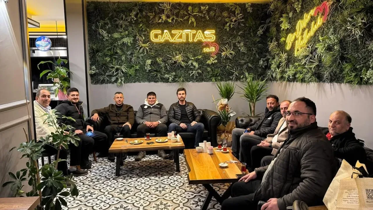 Serik AK Parti İlçe Başkanlığı, Yeni Açılan Gazitaş Baklavaları'nı Ziyaret Etti Serik AK Parti İlçe Başkanlığı, Yeni Açılan Gazitaş Baklavaları'nı Ziyaret Etti