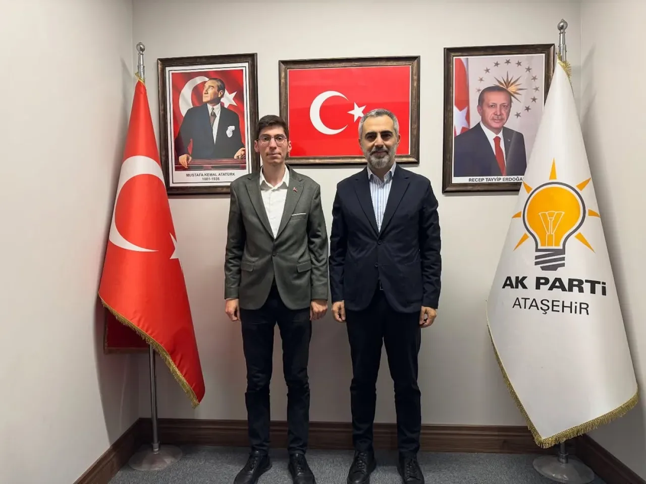 TÜGVA Ataşehir İlçe Başkanı, AK Parti Ataşehir İlçe Başkanı Abdullah Özdemir'i Ziyaret Etti TÜGVA Ataşehir İlçe Başkanı, AK Parti Ataşehir İlçe Başkanı Abdullah Özdemir'i Ziyaret Etti