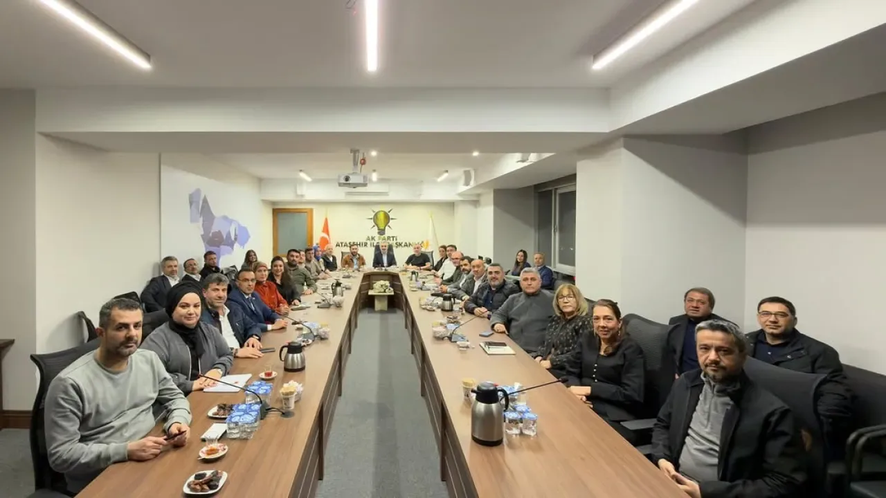 Ataşehir AK Parti'de İstişare ve Dayanışma Toplantısı Ataşehir AK Parti'de İstişare ve Dayanışma Toplantısı