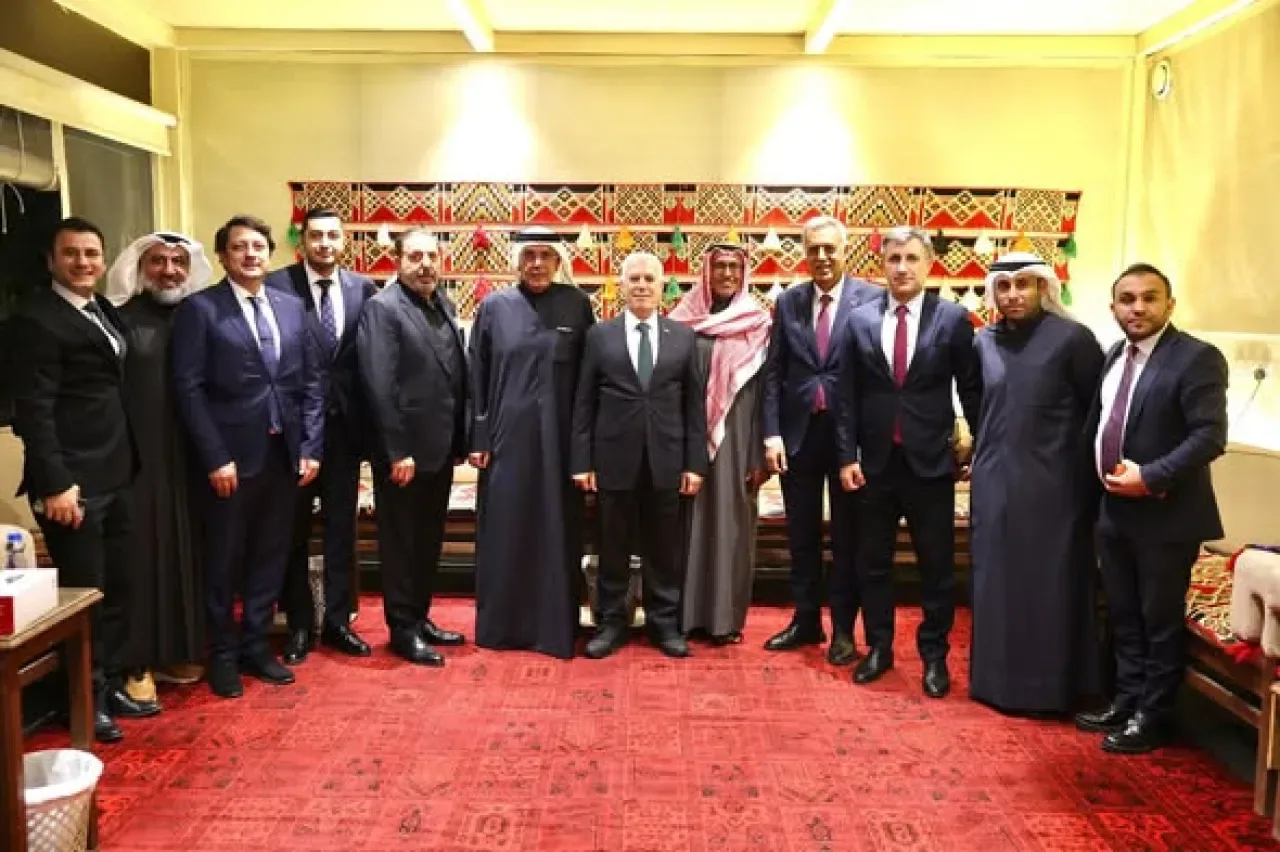 Bursa, Kuveyt'teki Divaniye Geleneğinde Yatırım Köprüleri Kurdu Bursa, Kuveyt'teki Divaniye Geleneğinde Yatırım Köprüleri Kurdu