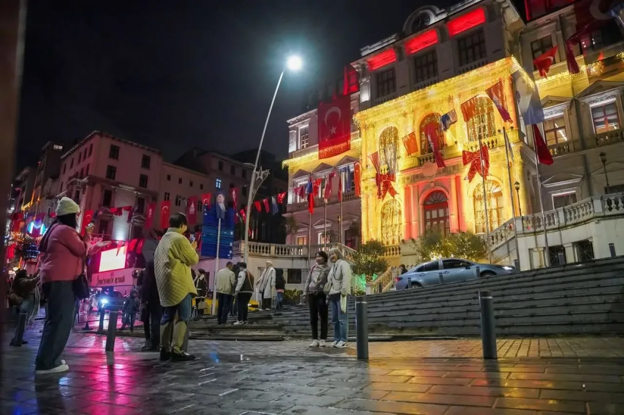 Beyoğlu, 2026 Yılına Işıl Işıl Hazırlanıyor Beyoğlu, 2026 Yılına Işıl Işıl Hazırlanıyor