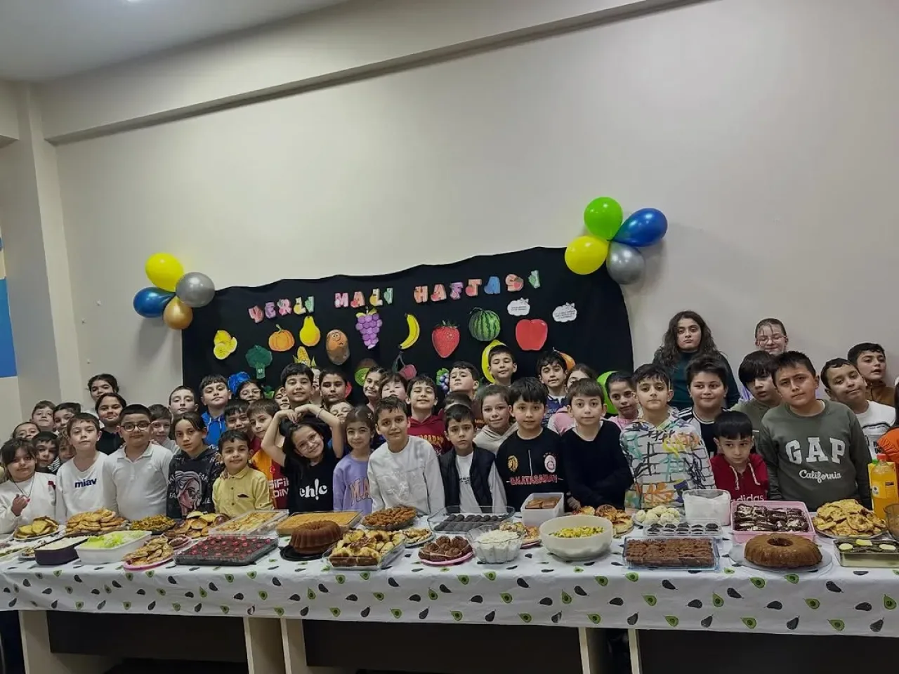 TÜGVA Sultangazi'den Yerli Malı Haftası'nda Anlamlı Kermes TÜGVA Sultangazi'den Yerli Malı Haftası'nda Anlamlı Kermes