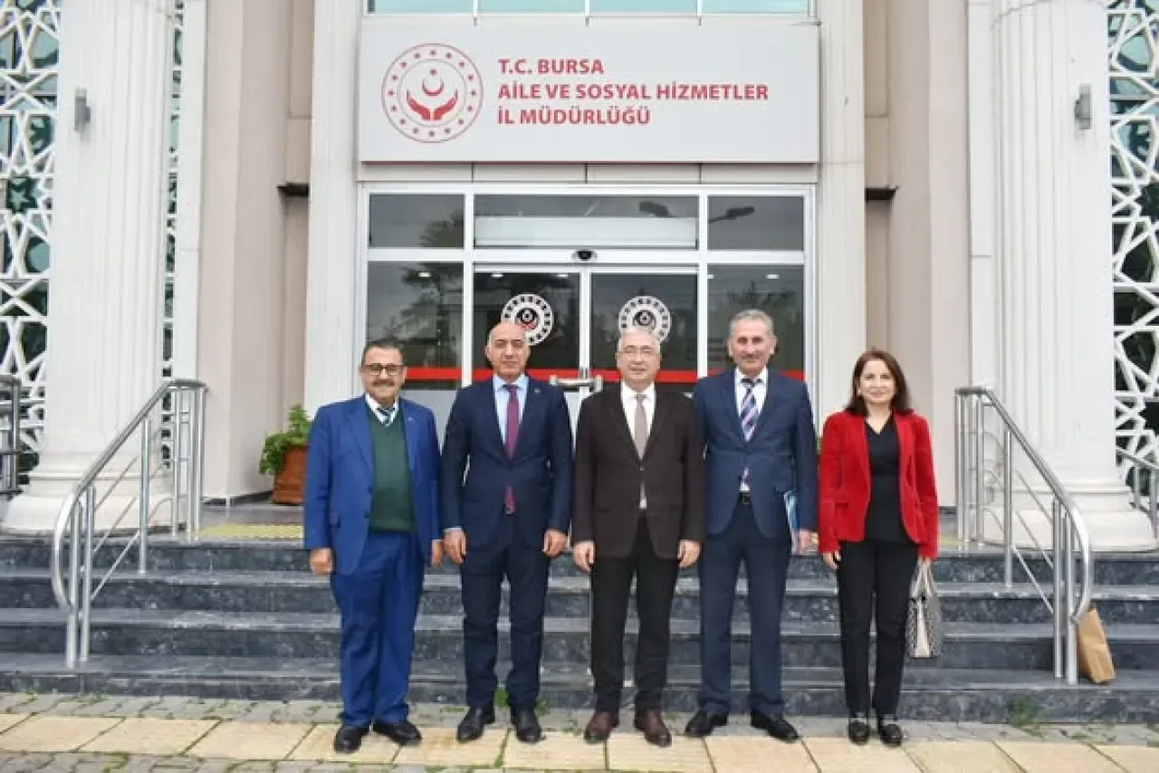 Bursa'da Koruyucu Aile ve Bağımlılıkla Mücadele İçin Sivil Toplum Seferberliği Bursa'da Koruyucu Aile ve Bağımlılıkla Mücadele İçin Sivil Toplum Seferberliği