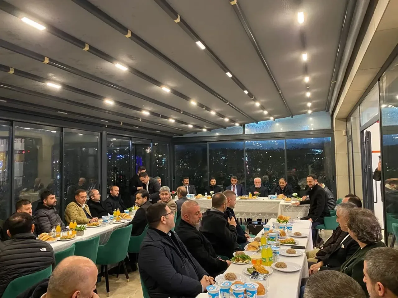 Kağıthane'de Cemaat ve Esnaf Buluşması: Birlik Mesajı Verildi Kağıthane'de Cemaat ve Esnaf Buluşması: Birlik Mesajı Verildi