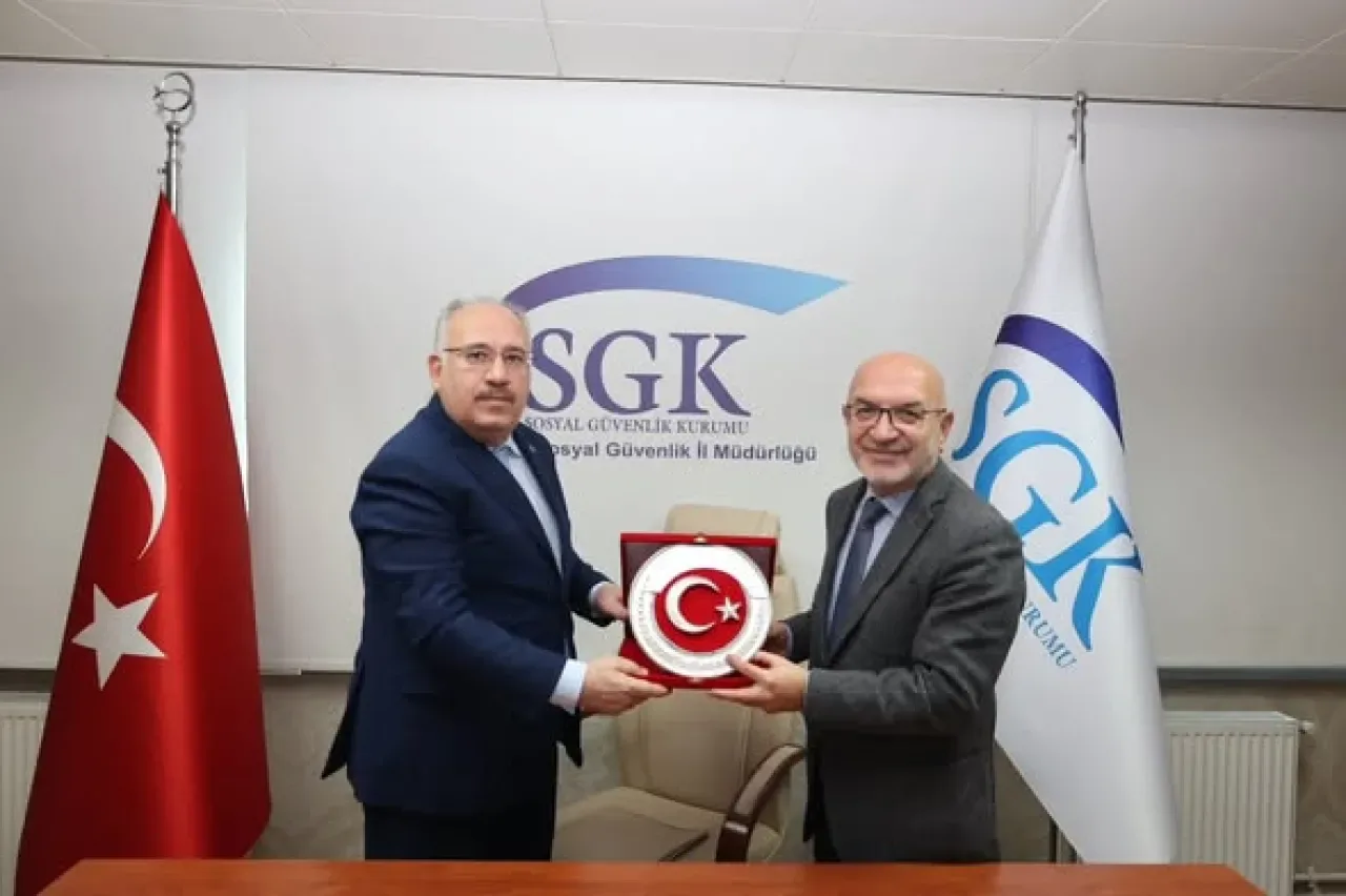 SGK İstanbul İl Müdürü Siyasal Bilgiler Fakültesi Öğrencilerini Ağırladı SGK İstanbul İl Müdürü Siyasal Bilgiler Fakültesi Öğrencilerini Ağırladı