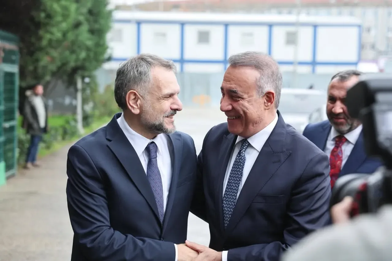 Sultangazi Belediye Başkanı'ndan Bayrampaşa'ya Hayırlı Olsun Ziyareti Sultangazi Belediye Başkanı'ndan Bayrampaşa'ya Hayırlı Olsun Ziyareti