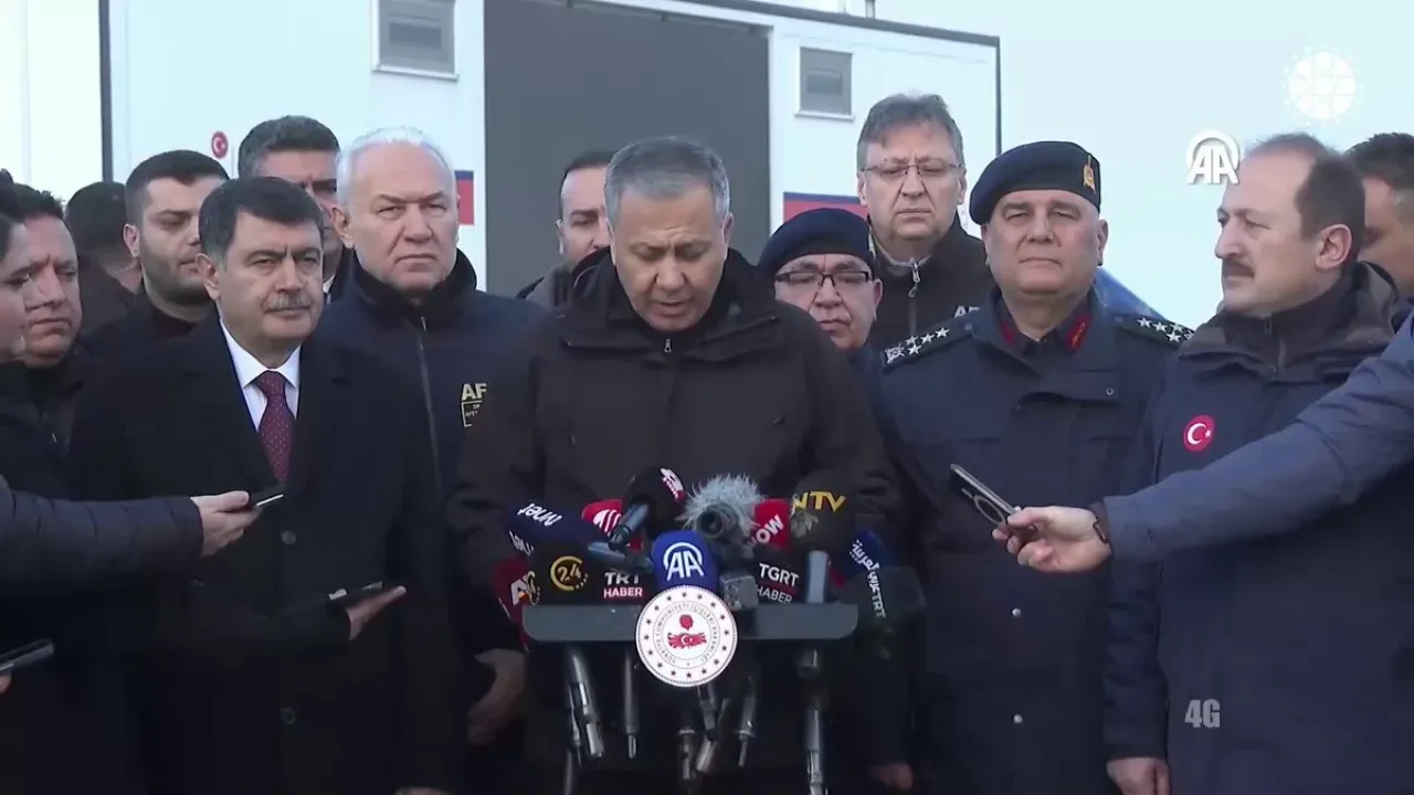 Libya Aseri Heyetini Taşıyan Uçak Ankara Haymana'da Düştü: 8 Kişi Kayıp Libya Aseri Heyetini Taşıyan Uçak Ankara Haymana'da Düştü: 8 Kişi Kayıp