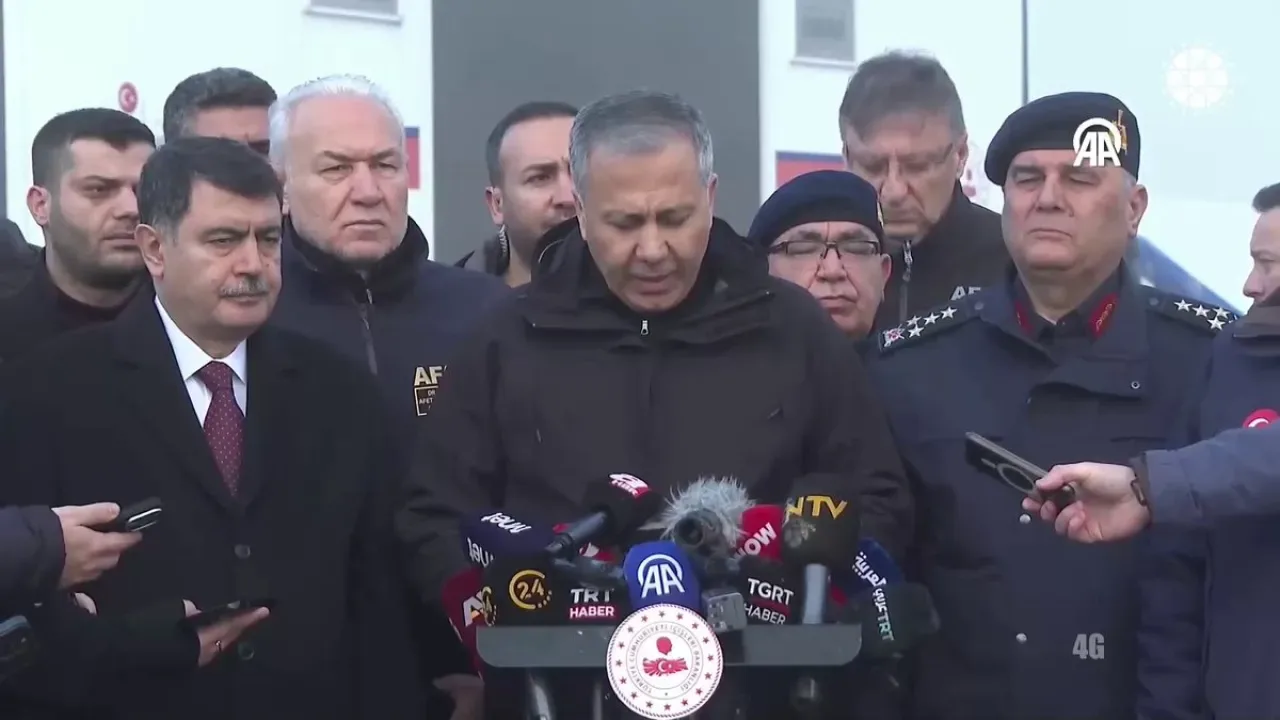 Libya Askeri Uçağı Ankara'da Düştü: Kara Kutu ve Ses Kayıt Cihazı Bulundu Libya Askeri Uçağı Ankara'da Düştü: Kara Kutu ve Ses Kayıt Cihazı Bulundu
