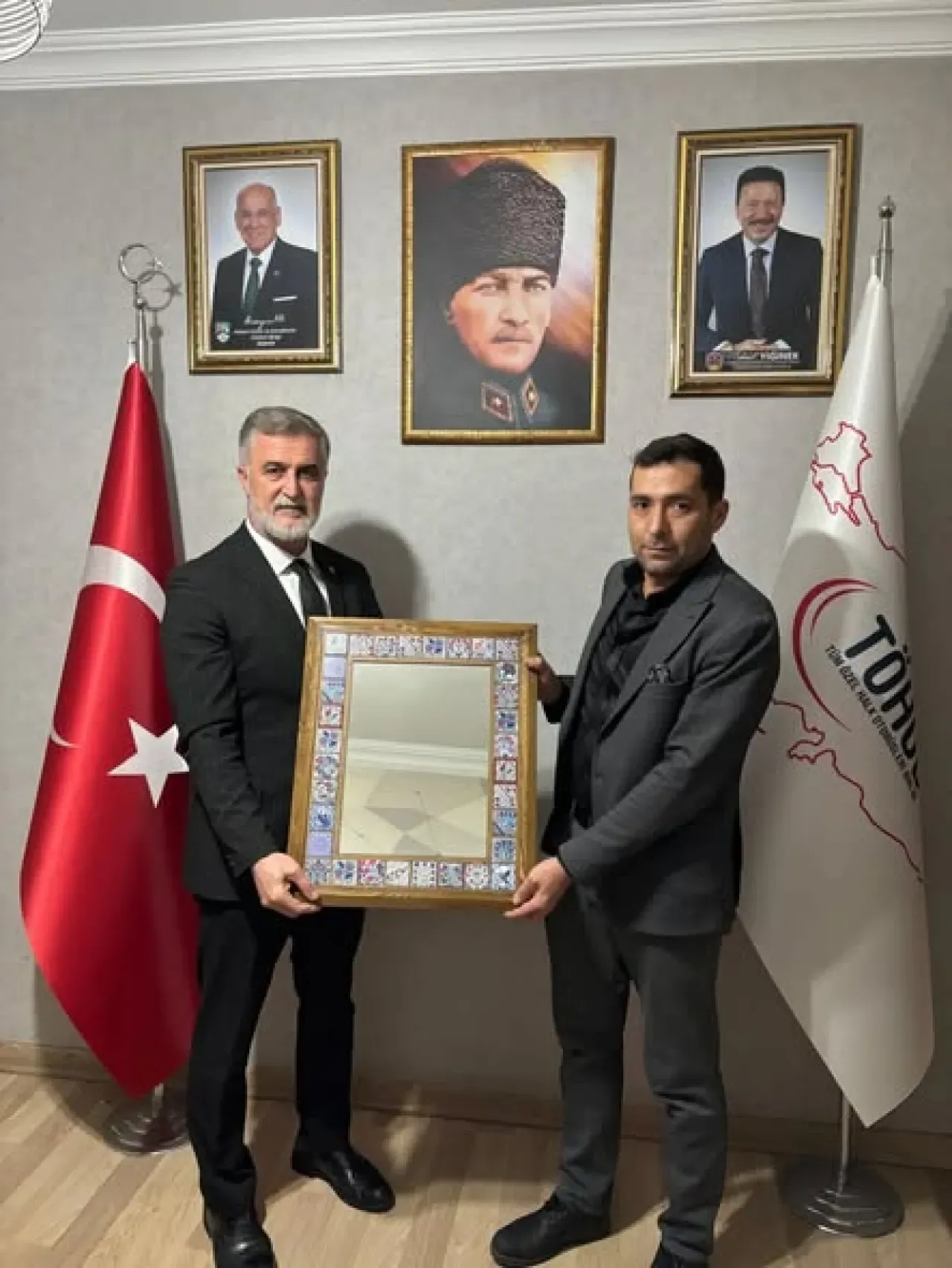 Ankara ve Kütahya Halk Otobüsçülerinden Dayanışma Ziyareti Ankara ve Kütahya Halk Otobüsçülerinden Dayanışma Ziyareti