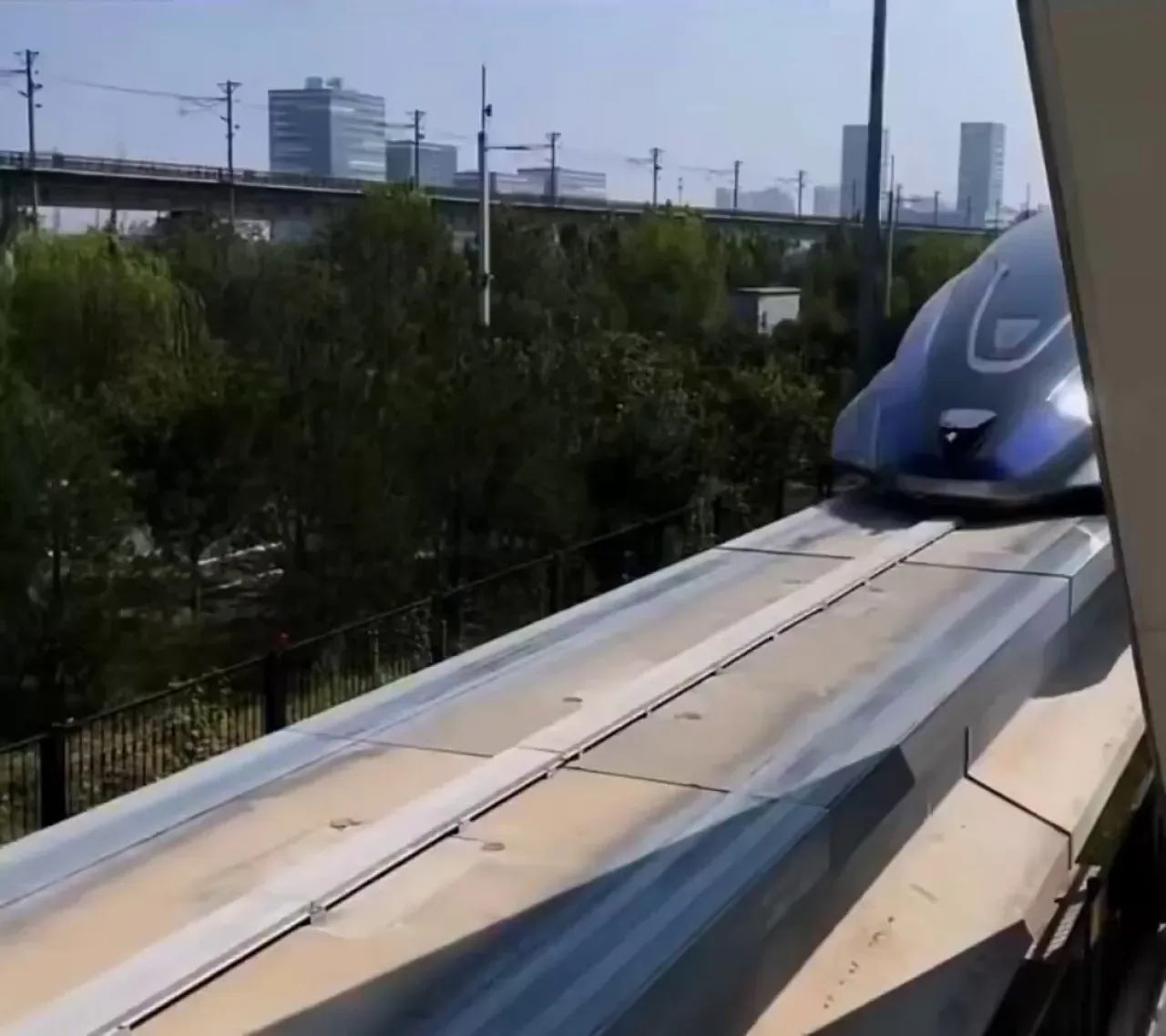 Çin, 600 km/s Hızla Dünyanın En Hızlı Manyetik Trenini Duyurdu Çin, 600 km/s Hızla Dünyanın En Hızlı Manyetik Trenini Duyurdu