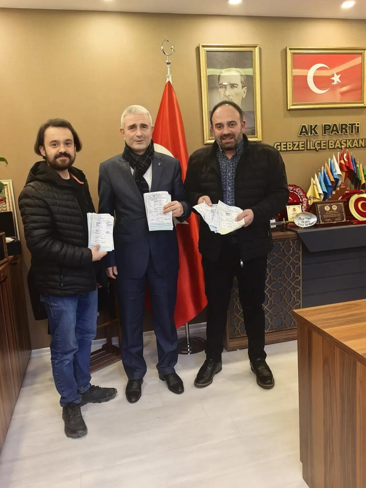 AK Parti Gebze'de Üye Sayısını Artırıyor AK Parti Gebze'de Üye Sayısını Artırıyor