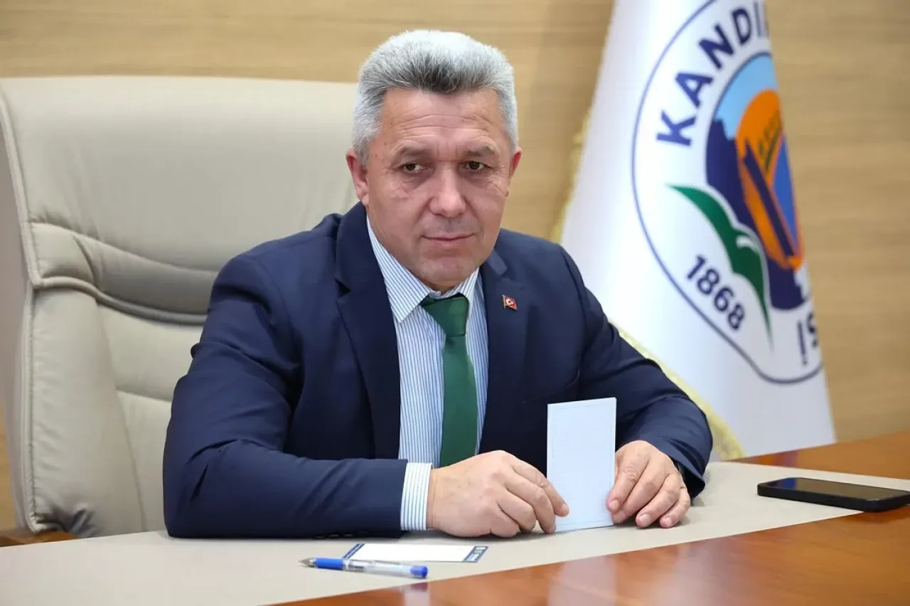 Kandıra'da Hizmet Seferberliği: Vatandaşla Omuz Omuza Çalışma Vaatleri Kandıra'da Hizmet Seferberliği: Vatandaşla Omuz Omuza Çalışma Vaatleri