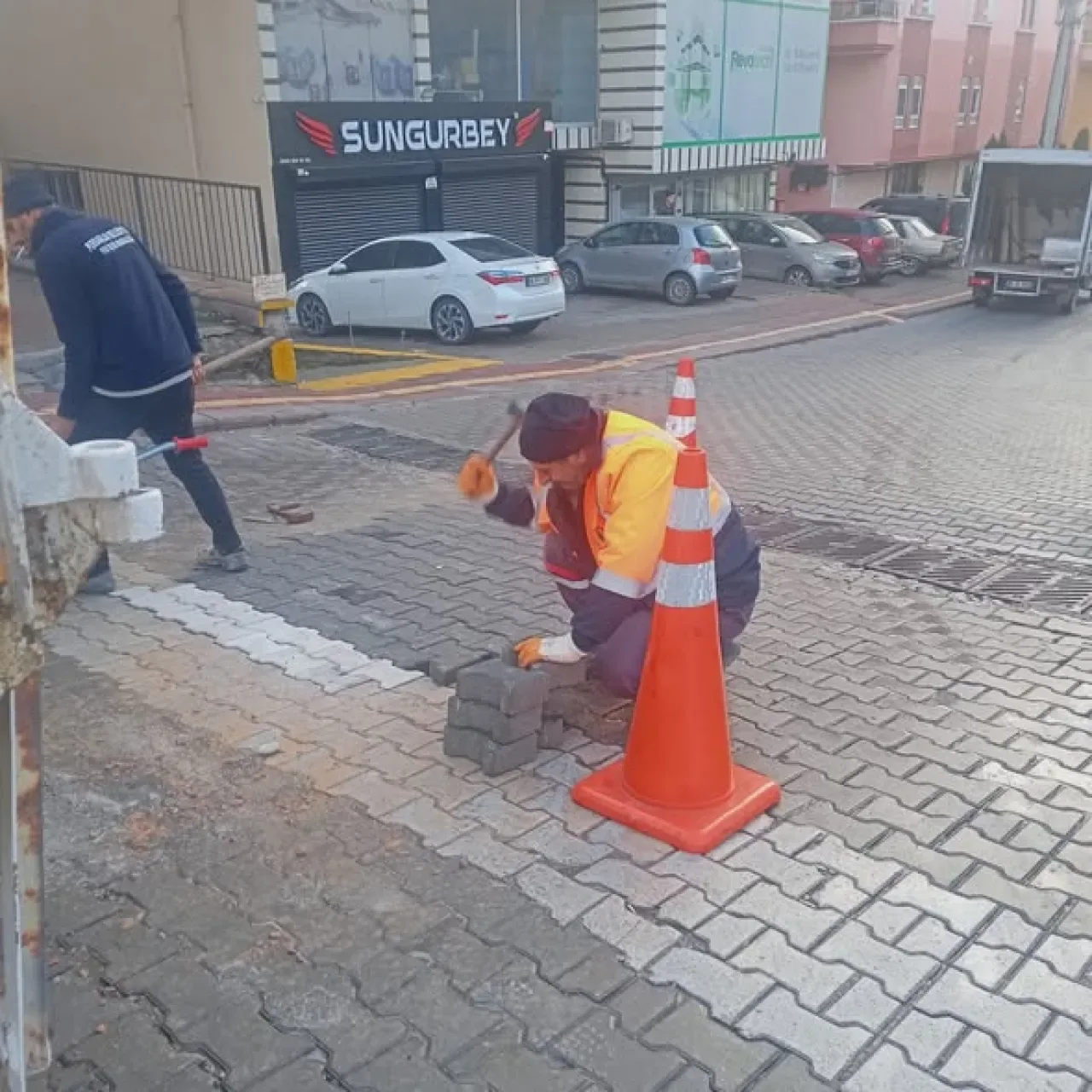 Pursaklar'da Çukurlar Tarih Oluyor: Yollar Artık Daha Konforlu Pursaklar'da Çukurlar Tarih Oluyor: Yollar Artık Daha Konforlu