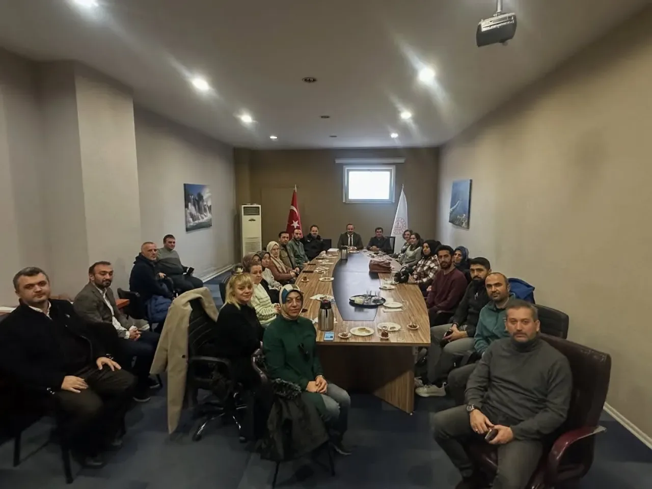 Çayırova'da Eğitim Zirvesi: Ortaöğretim Zümre Başkanları Bir Araya Geldi Çayırova'da Eğitim Zirvesi: Ortaöğretim Zümre Başkanları Bir Araya Geldi