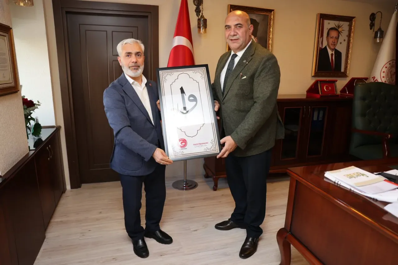 Adana'da Eğitimde İş Birliği Görüşmeleri: Millî Eğitim Müdürü Aras, Şuurlu Öğretmenler Derneği'ni Ağırladı Adana'da Eğitimde İş Birliği Görüşmeleri: Millî Eğitim Müdürü Aras, Şuurlu Öğretmenler Derneği'ni Ağırladı