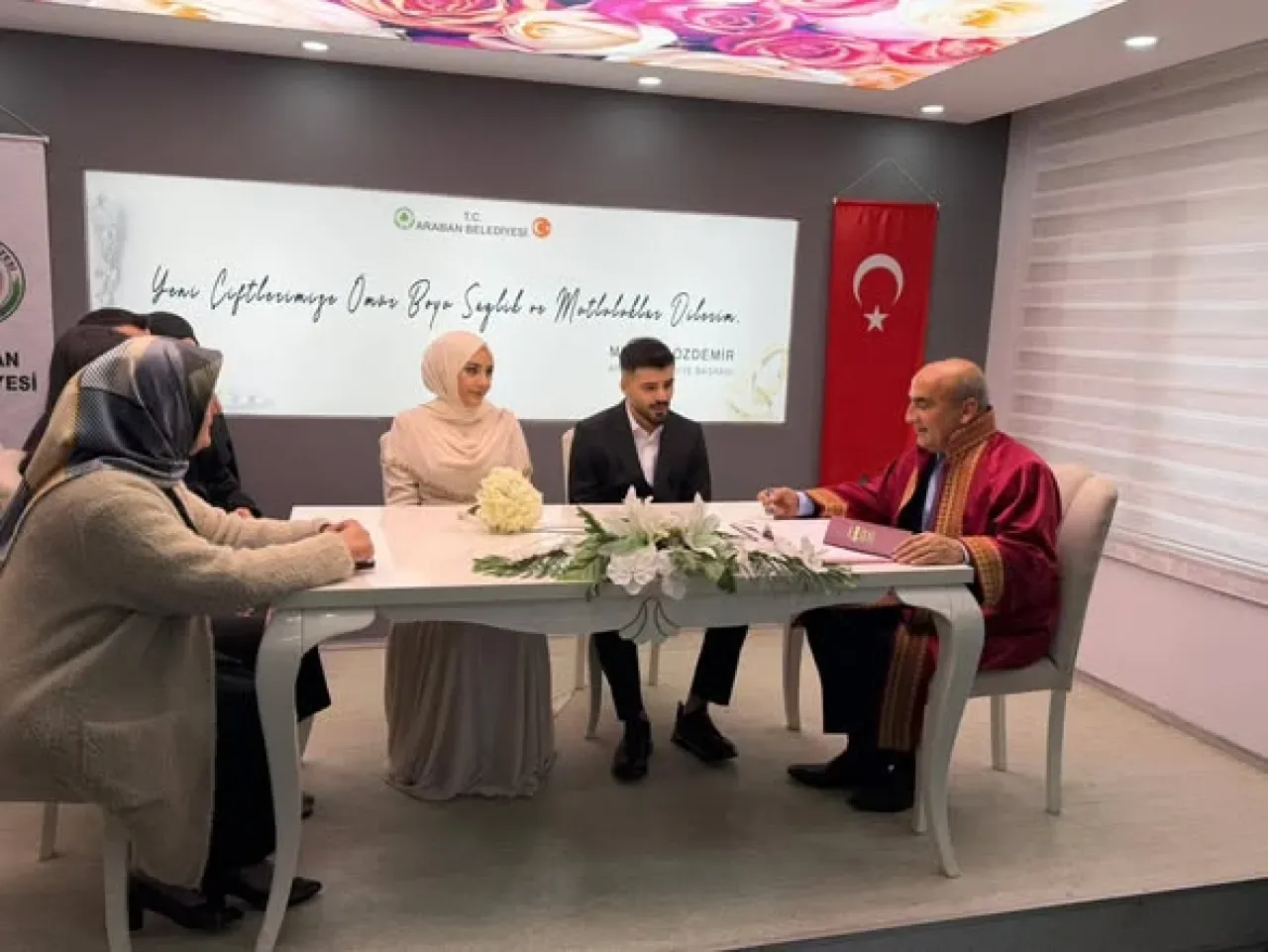Araban Belediye Başkanı Özdemir, Çağlı ve Koca Ailelerinin Nikah Töreninde Araban Belediye Başkanı Özdemir, Çağlı ve Koca Ailelerinin Nikah Töreninde