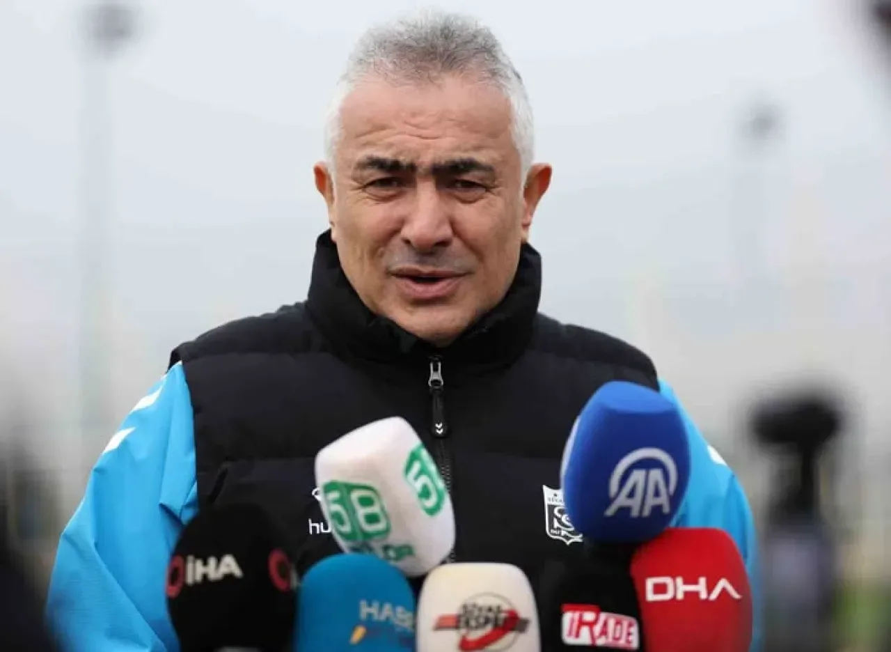 Sivasspor'da Transfer İstemi: Altıparmak, İkinci Yarı İçin Takviye Vurgusu Yaptı Sivasspor'da Transfer İstemi: Altıparmak, İkinci Yarı İçin Takviye Vurgusu Yaptı