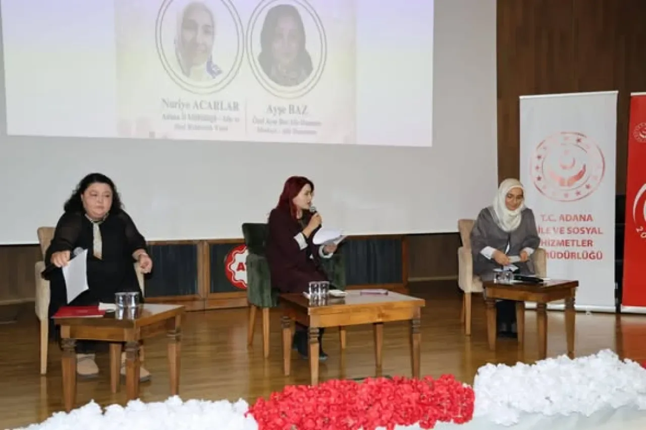 Adana'da "Aile İçinde Dayanışma ve Toplumsal Huzur" Söyleşisi Yoğun İlgi Gördü Adana'da "Aile İçinde Dayanışma ve Toplumsal Huzur" Söyleşisi Yoğun İlgi Gördü