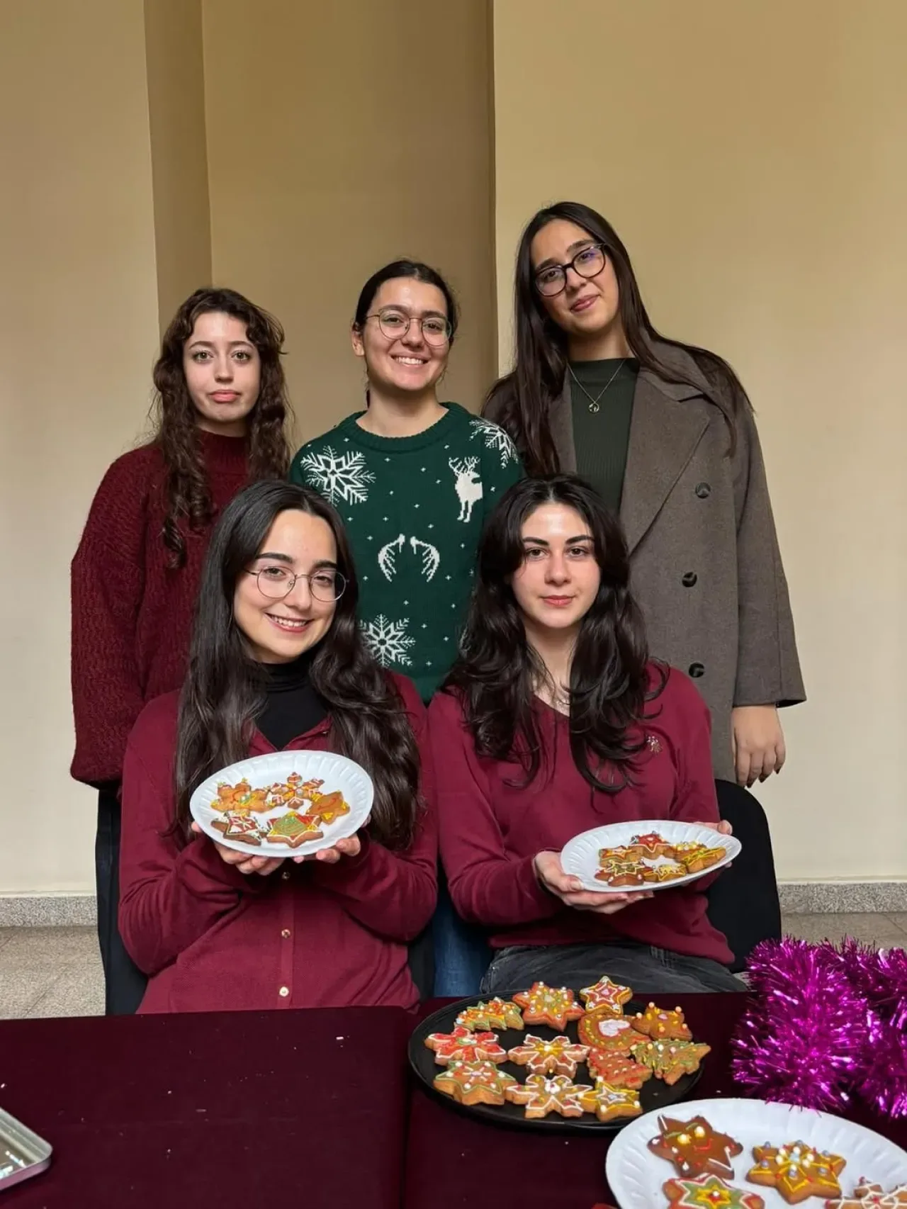 Bezmialem'de Geleneksel Kurabiye Satışı ile Öğrenciler Buluştu Bezmialem'de Geleneksel Kurabiye Satışı ile Öğrenciler Buluştu