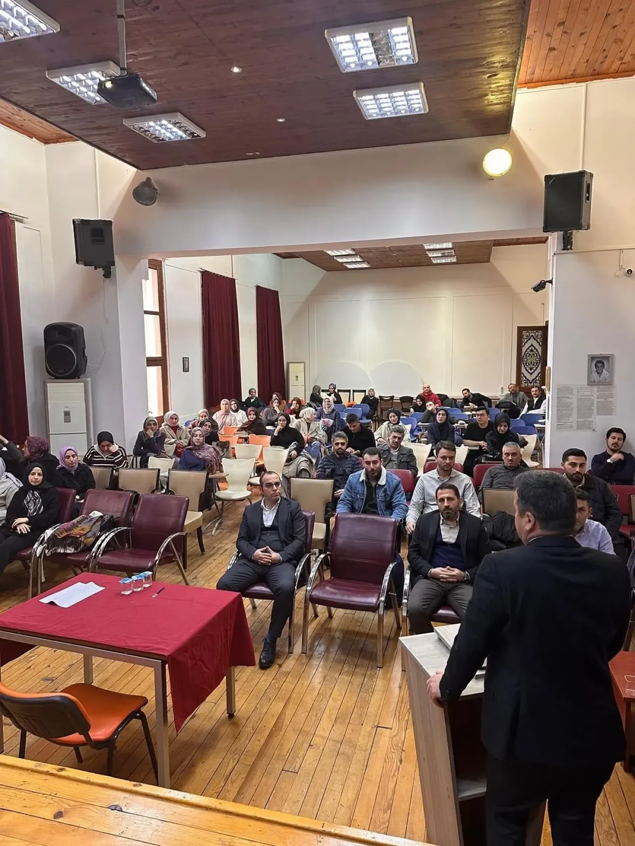 Beyoğlu'nda Eğitimcilere ÖGEP Semineri: İlahiyatçı Sosyolog Mustafa Filik ile Buluşma Beyoğlu'nda Eğitimcilere ÖGEP Semineri: İlahiyatçı Sosyolog Mustafa Filik ile Buluşma