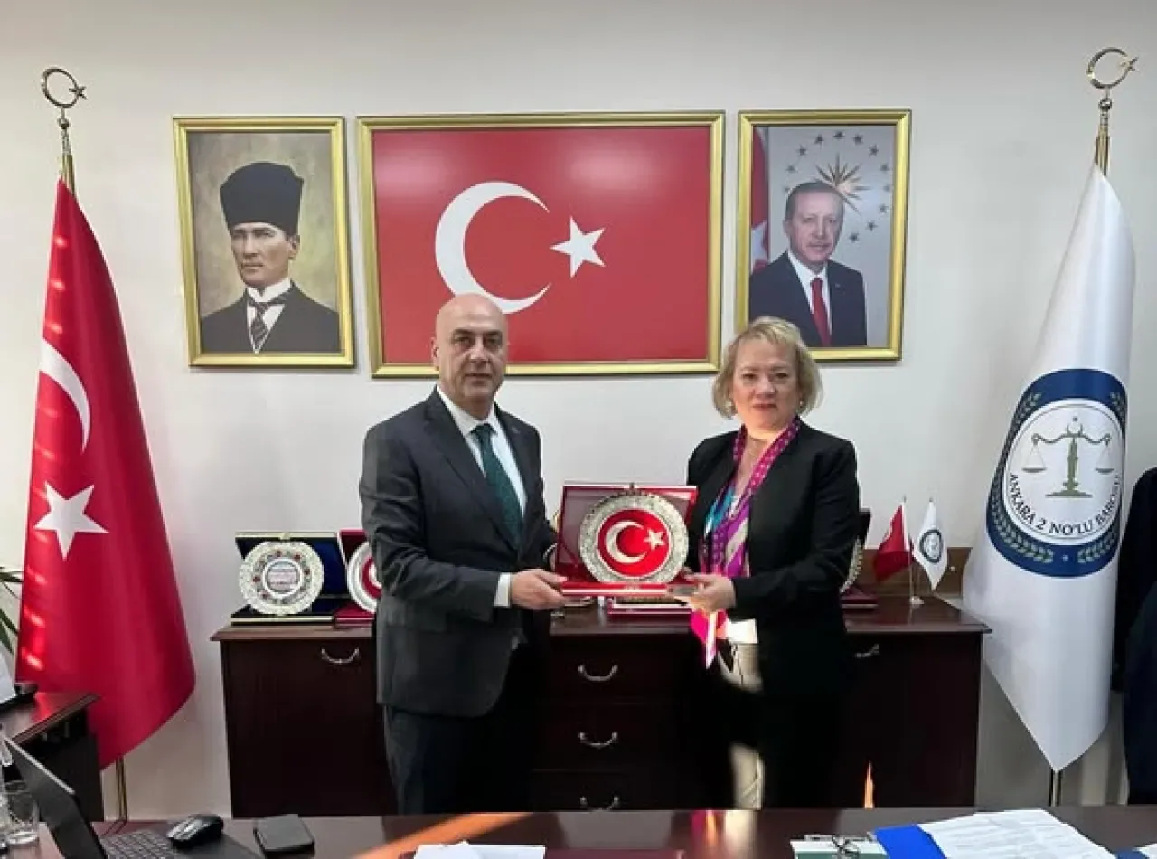 Ankara 2 Nolu Barosu'na Ziyaret: Türk Kadın Hareketi Derneği'nden Anlamlı Buluşma Ankara 2 Nolu Barosu'na Ziyaret: Türk Kadın Hareketi Derneği'nden Anlamlı Buluşma