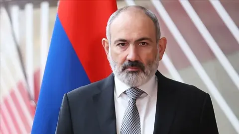Ermenistan'da Siyasi Devrim: Başbakan Nikol Paşinyan ve Kabinesi İstifa Etti